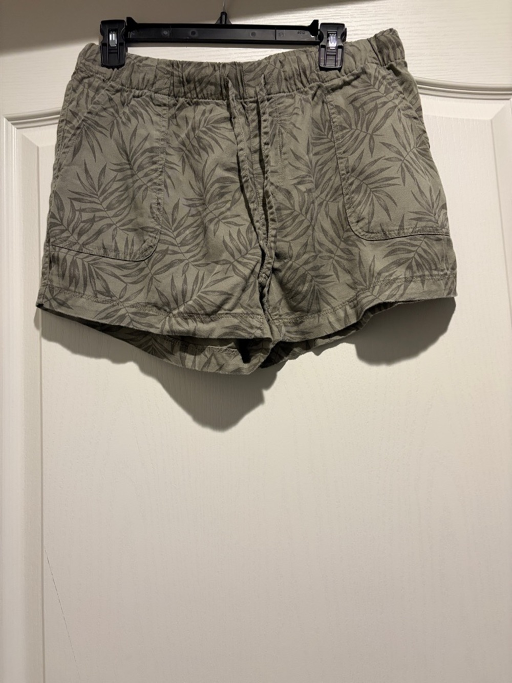 GAP Olive Leaf-Print Athletic Shorts